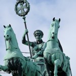 Die Quadriga auf dem Brandenburger Tor in Berlin-Mitte aus getriebenem und gegossenem Kupfer stammt von Johann Gottfried Schadow aus den Jahren 1790 - 1795 (1793)