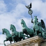 Die Quadriga auf dem Brandenburger Tor in Berlin-Mitte aus getriebenem und gegossenem Kupfer stammt von Johann Gottfried Schadow aus den Jahren 1790 - 1795 (1793)