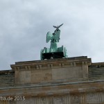 Die Quadriga auf dem Brandenburger Tor in Berlin-Mitte aus getriebenem und gegossenem Kupfer stammt von Johann Gottfried Schadow aus den Jahren 1790 - 1795 (1793)