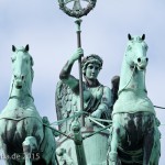 Die Quadriga auf dem Brandenburger Tor in Berlin-Mitte aus getriebenem und gegossenem Kupfer stammt von Johann Gottfried Schadow aus den Jahren 1790 - 1795 (1793)