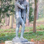 Skulpturengruppe “Mars und Venus” von Georg Kolbe im Kolbe-Hain in Westend, Berlin-Charlottenburg, Nachguss von 1963 aus der Bildgießerei Noack, Berlin. Zustand: Dezember 2015.