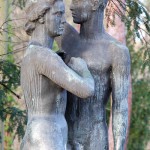 Skulpturengruppe “Mars und Venus” von Georg Kolbe im Kolbe-Hain in Westend, Berlin-Charlottenburg, Nachguss von 1963 aus der Bildgießerei Noack, Berlin. Zustand: Dezember 2015.