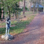 Skulpturengruppe “Mars und Venus” von Georg Kolbe im Kolbe-Hain in Westend, Berlin-Charlottenburg, Nachguss von 1963 aus der Bildgießerei Noack, Berlin. Zustand: Dezember 2015.