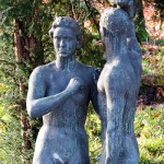 Skulpturengruppe “Mars und Venus” von Georg Kolbe im Kolbe-Hain in Westend, Berlin-Charlottenburg, Nachguss von 1963 aus der Bildgießerei Noack, Berlin. Zustand: Dezember 2015.